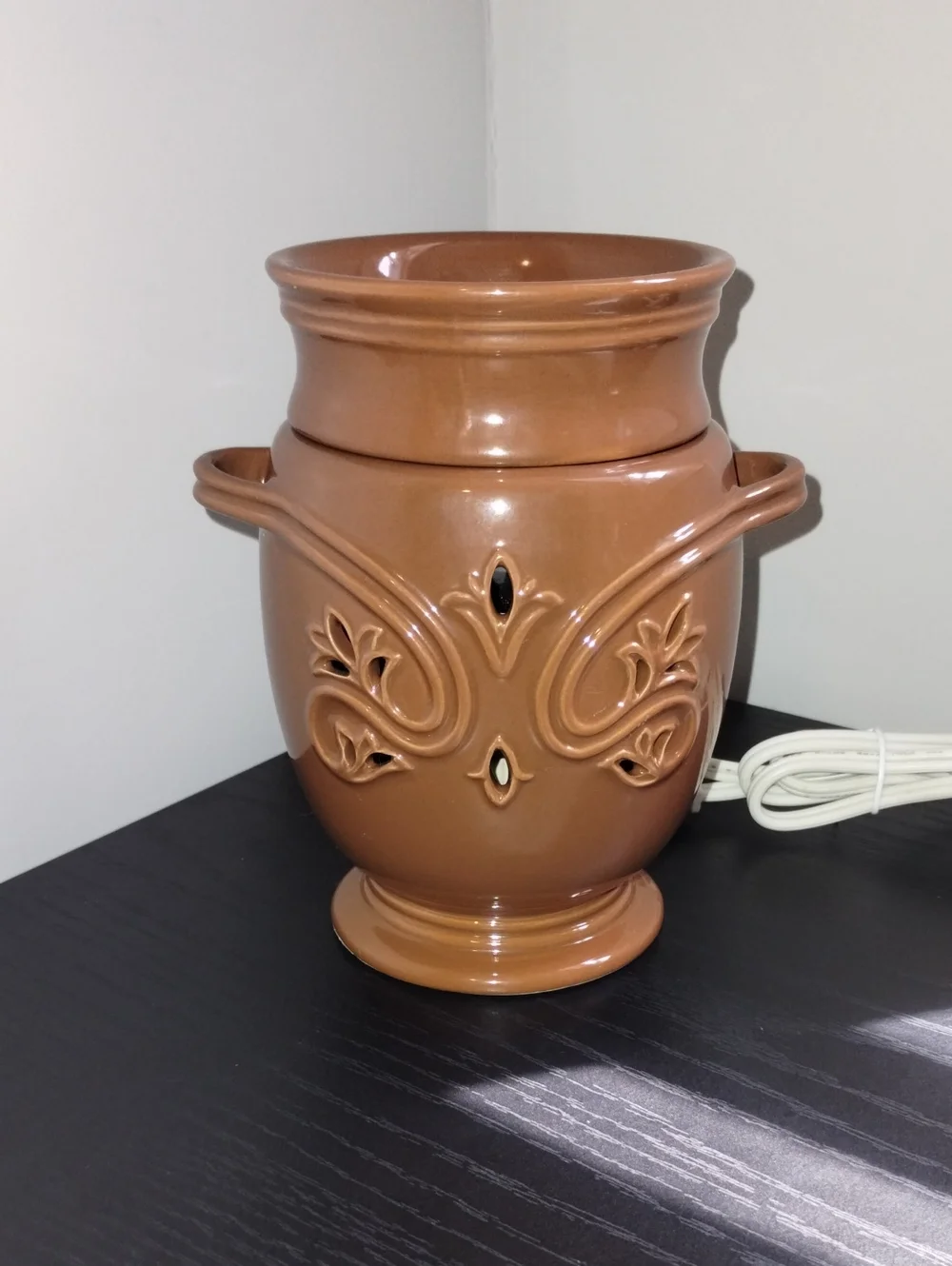 Ceramic Fragrance Warmer in Glossy Brown with Decorative Relief
